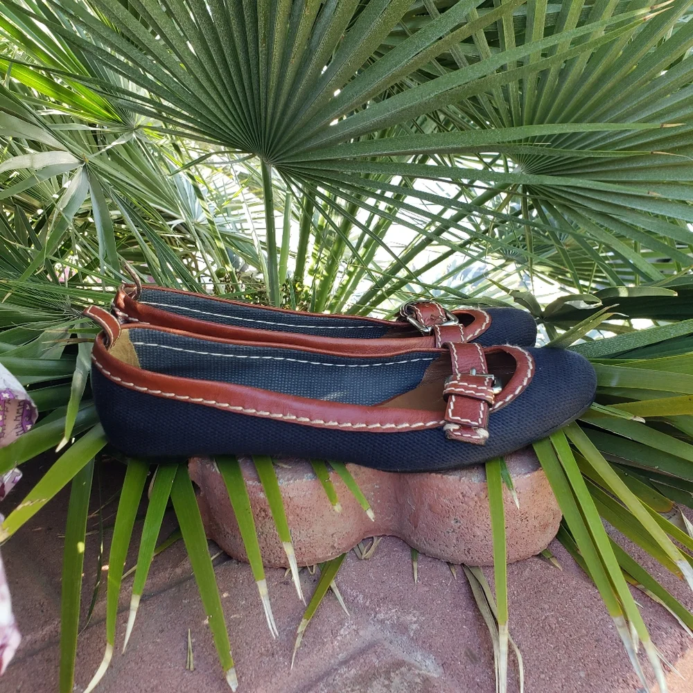 Chloe  canvas and leatehr buckle flat - Picture 7 of 11